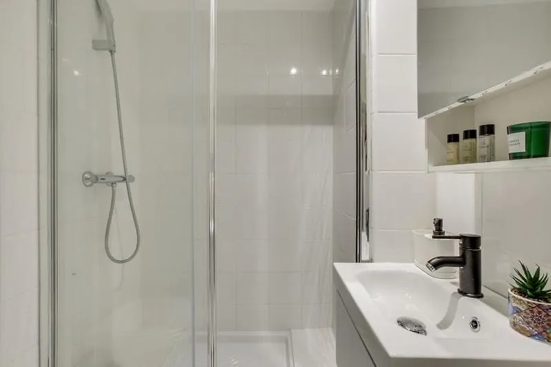 Modern French Country Studio Charm In The City Canal Saint Martin 10Th District Paris 0*,